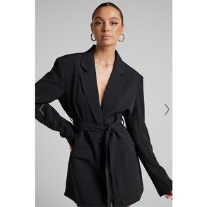 NWT Showpo Tie-Waist Blazer Dress